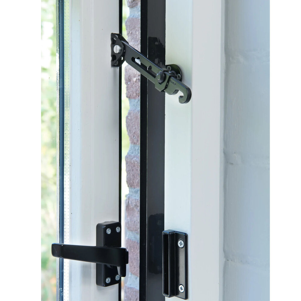 Intersteel SecuMax raamuitzetter buitendraaiend zwart Intersteel SecuMax raamuitzetter buitendraaiend zwart