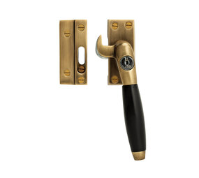 De Oude Deurklink Raamsluiting antiek met slot messing rechts De Oude Deurklink Raamsluiting antiek met slot messing rechts