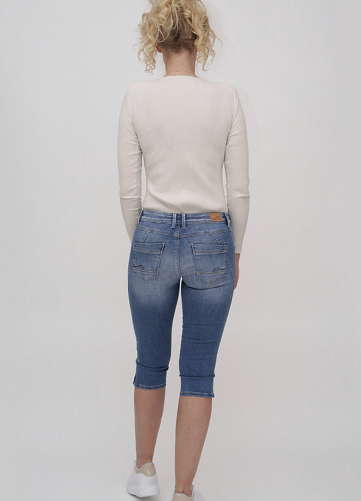 M.O.D. Denim M.O.D. Denim Capri Rea Chicargo Blue M.O.D. Denim M.O.D. Denim Capri Rea Chicargo Blue