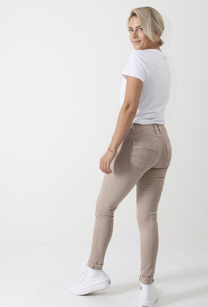 M.O.D. Denim Broek Suzy Skinny fit Au22-2012 M.O.D. Denim Broek Suzy Skinny fit Au22-2012