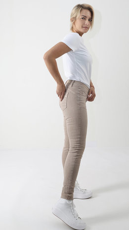 M.O.D. Denim Broek Suzy Skinny fit Au22-2012 M.O.D. Denim Broek Suzy Skinny fit Au22-2012