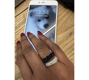 Ring met zwart en zilver steentjes 990 Ring met zwart en zilver steentjes 990