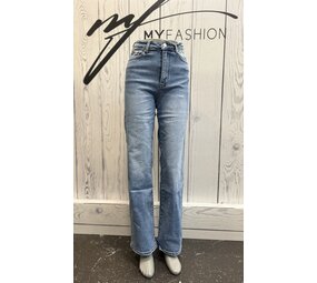 Laulia Denim straight fit  285 Laulia Denim straight fit  285