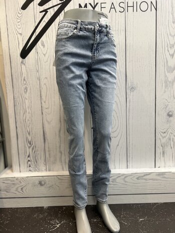 Monday Denim Tencel 3411