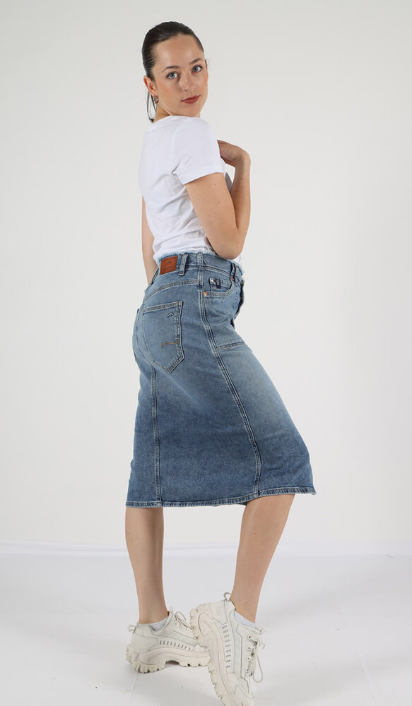 M.O.D. Denim Skirt split SP24-2101 Iris M.O.D. Denim Skirt split SP24-2101 Iris