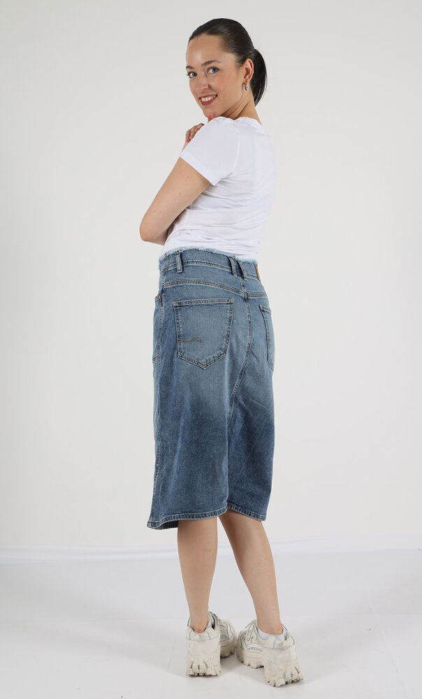 M.O.D. Denim Skirt split SP24-2101 Iris M.O.D. Denim Skirt split SP24-2101 Iris