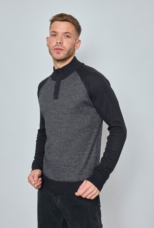 SD7 Pull met knopen turtle hals JM207 SD7 Pull met knopen turtle hals JM207