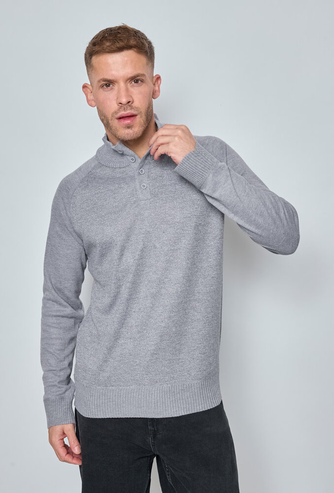 SD7 Pull met knopen turtle hals JM207 SD7 Pull met knopen turtle hals JM207