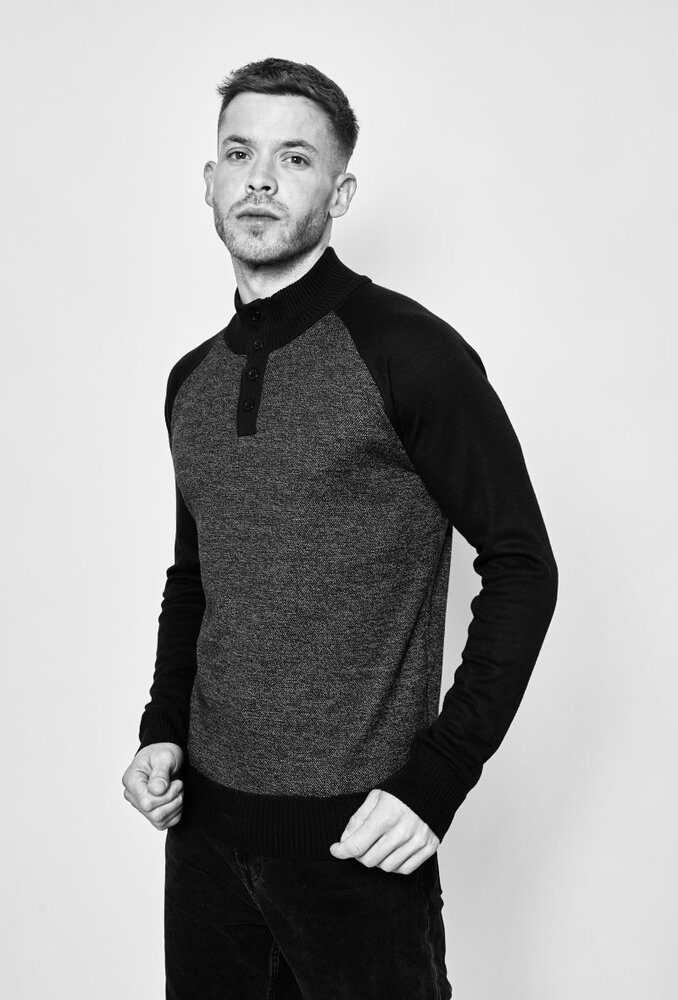 SD7 Pull met knopen turtle hals JM207 SD7 Pull met knopen turtle hals JM207