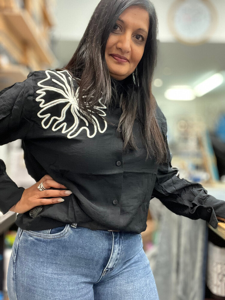 Unika Blouse ballon mouw borduur 3370 Unika Blouse ballon mouw borduur 3370