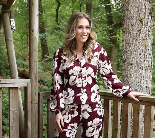 Enjoy Blouse v-hals allover bloemen 412837 Enjoy Blouse v-hals allover bloemen 412837