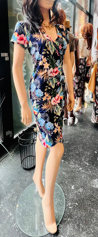 Iz Naiz Jurk overslag tropical print 3221 Iz Naiz Jurk overslag tropical print 3221