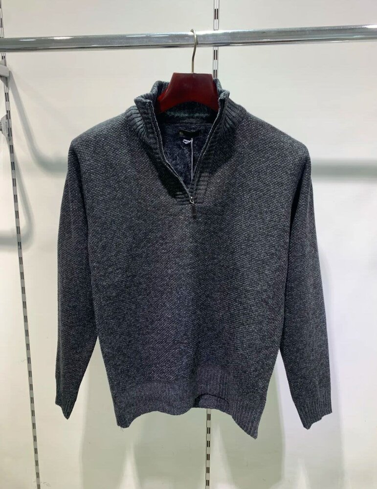 Dylan Trui gevoerd met zip 3313 Dylan Trui gevoerd met zip 3313