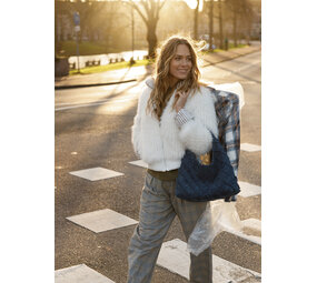 Ivy Beau Jasje fluffy met rits Hillie
