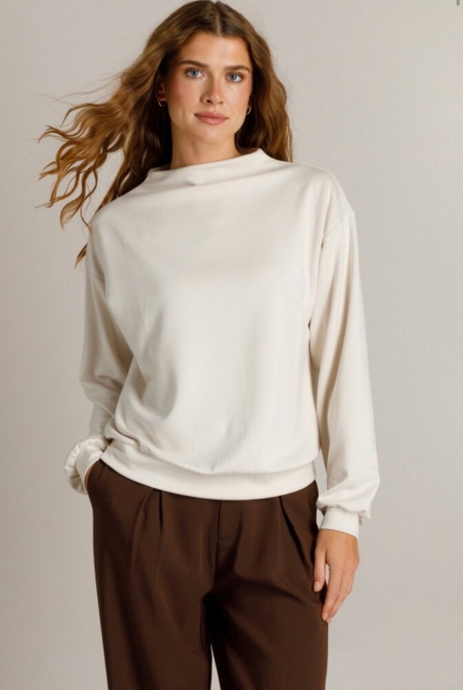 Ivy Beau Sweater high neck Kara
