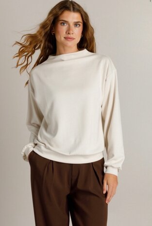 Ivy Beau Sweater high neck Kara