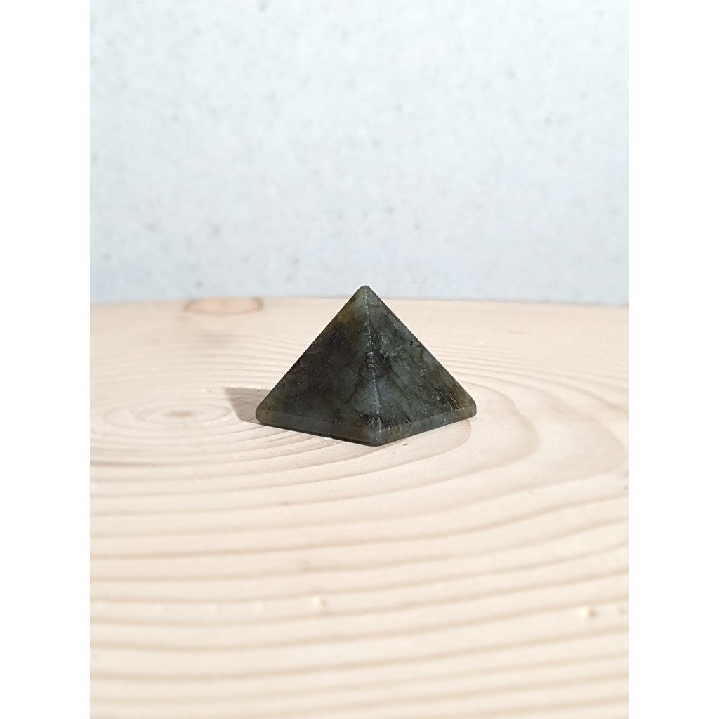 Terra Vita Pyramide de labradorite (3 cm)