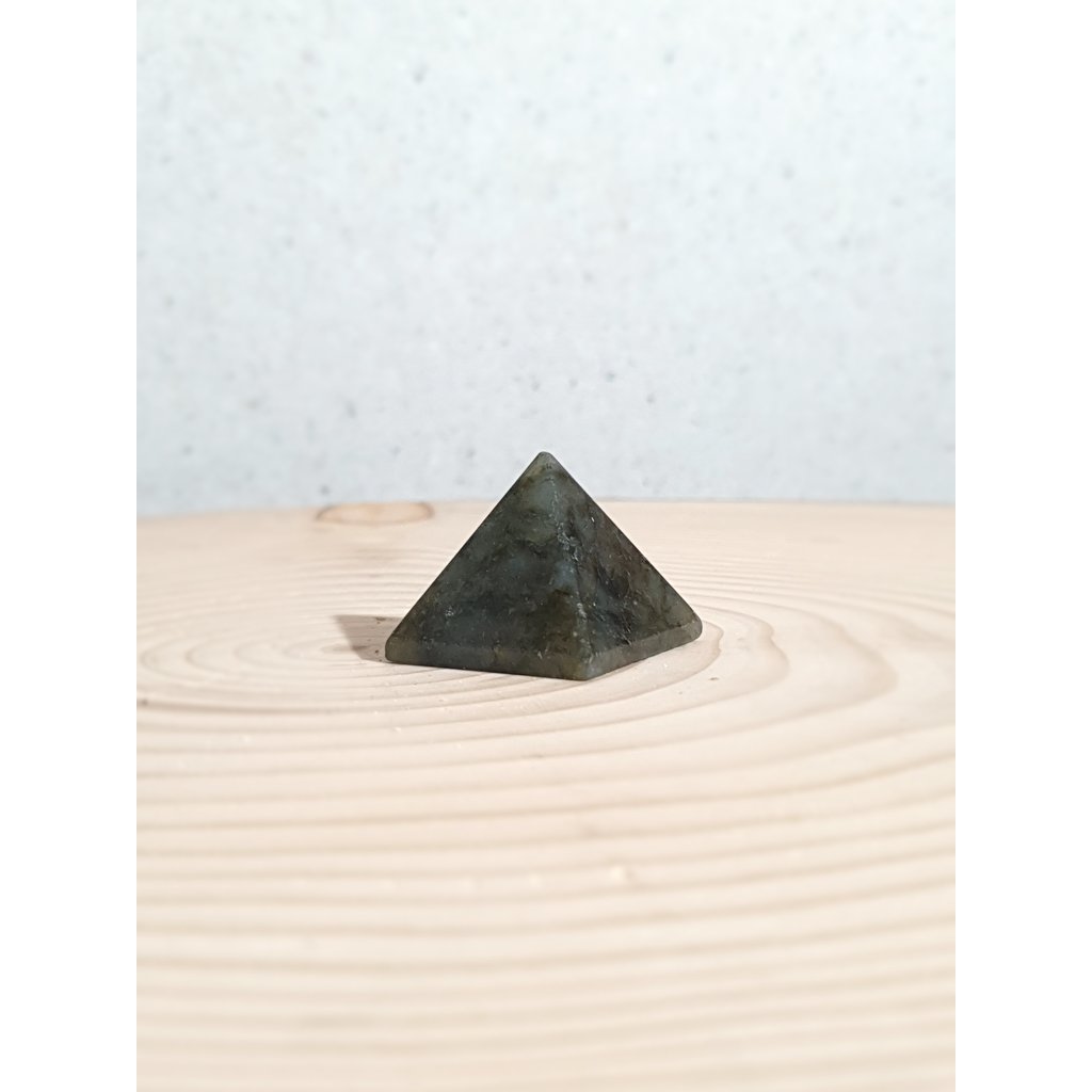 Terra Vita Pyramide de labradorite (3 cm)