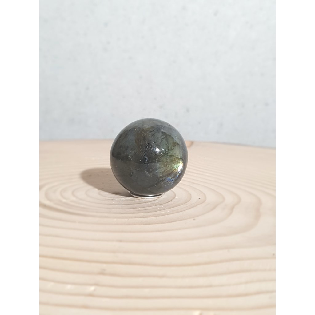 Terra Vita Labradorite Sphere (4 cm)