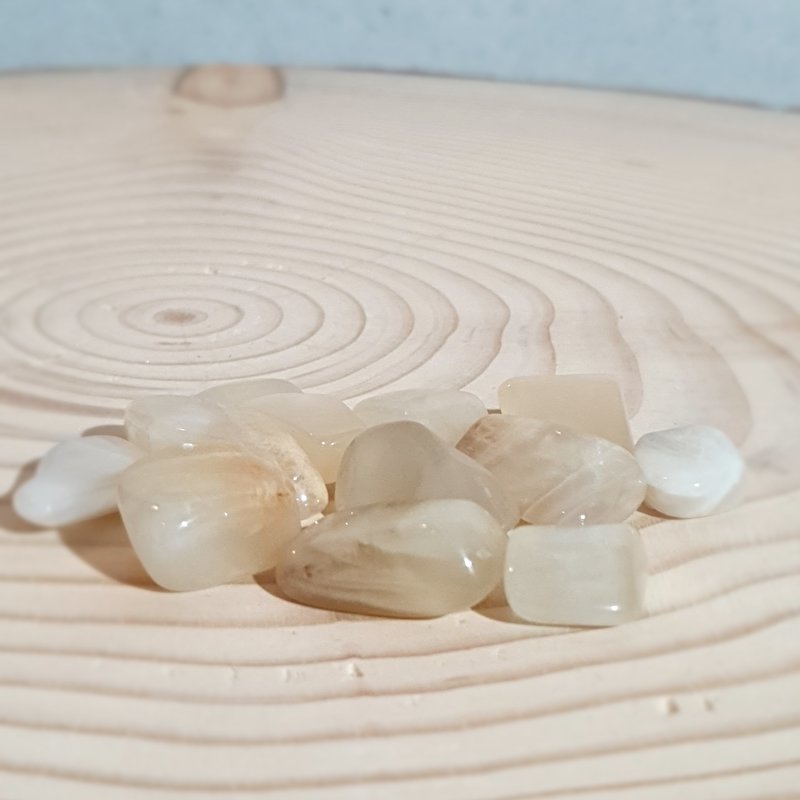 Terra Vita Tumbled Moonstone