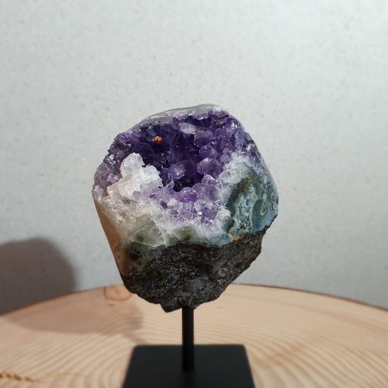 Terra Vita Amethist Geode uit Uruguay (nr. 2)