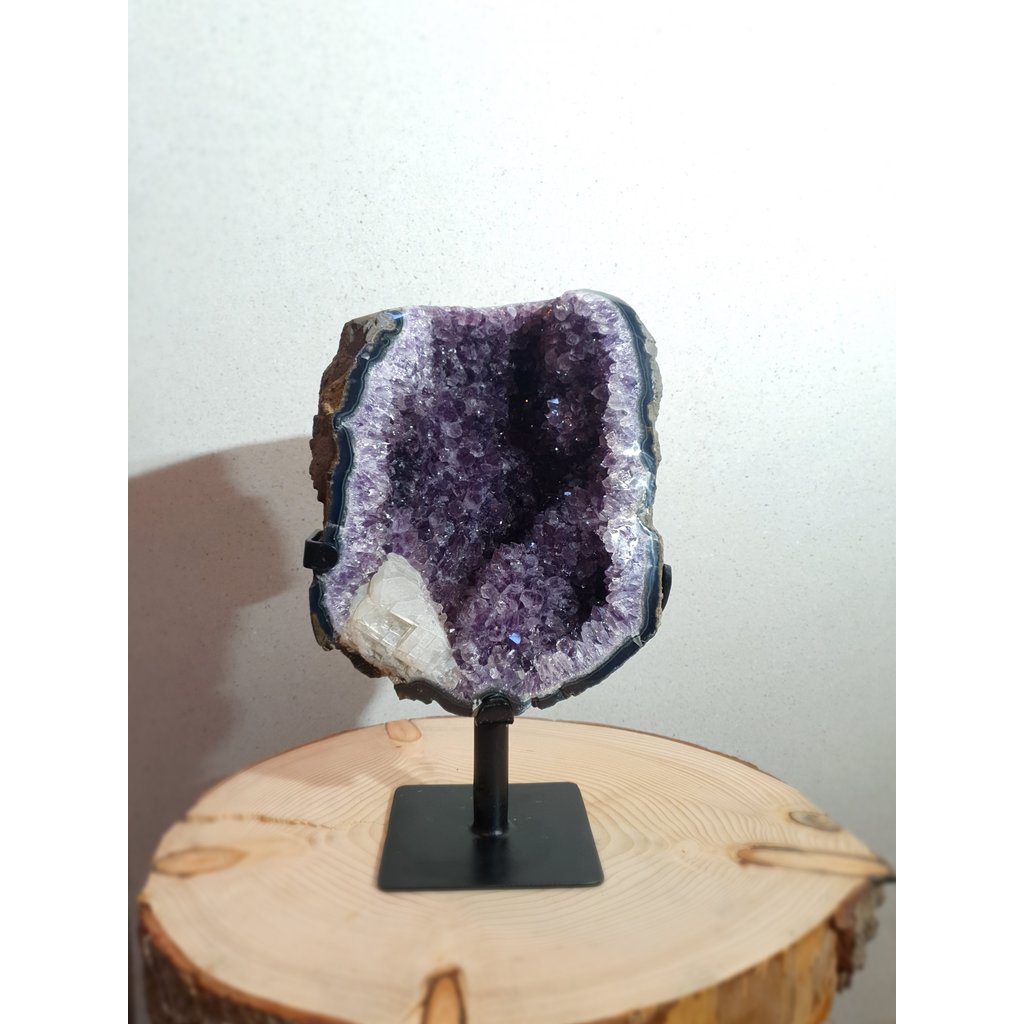 Terra Vita  Amethist Geode uit Uruguay (nr. 3)