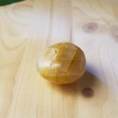 Terra Vita Golden Healer Palmstone (4cm)