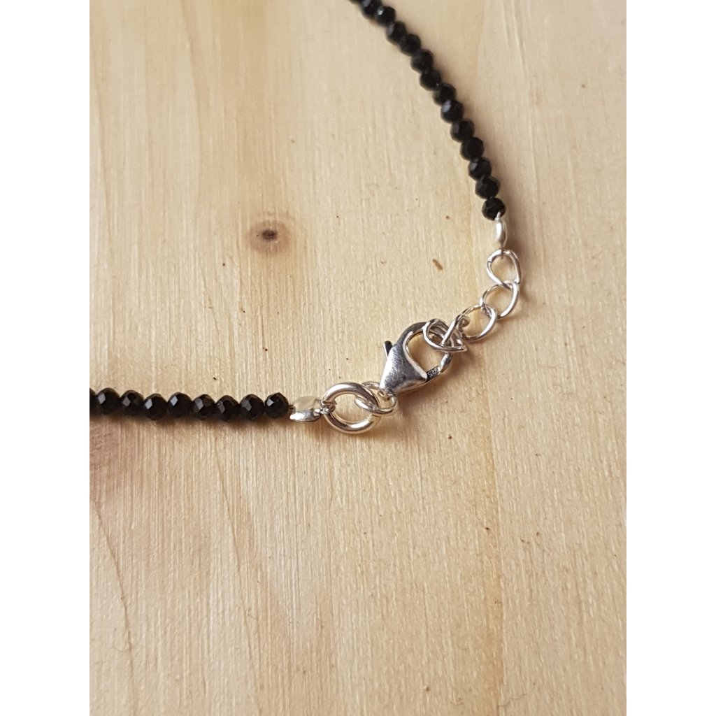 Terra Vita Spinel Bracelet | Carabiner (2 mm)