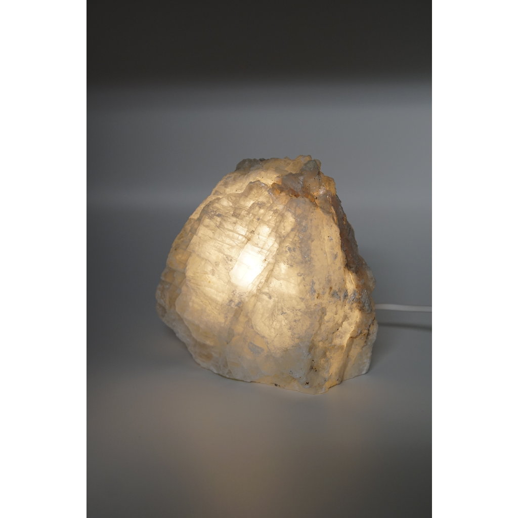 Fé  Selenite Lamp (Medium)