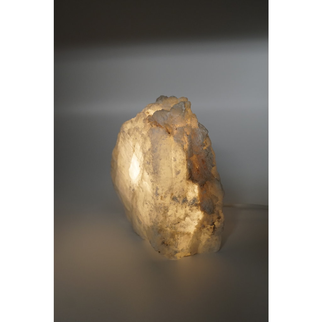 Fé  Selenite Lamp (Medium)