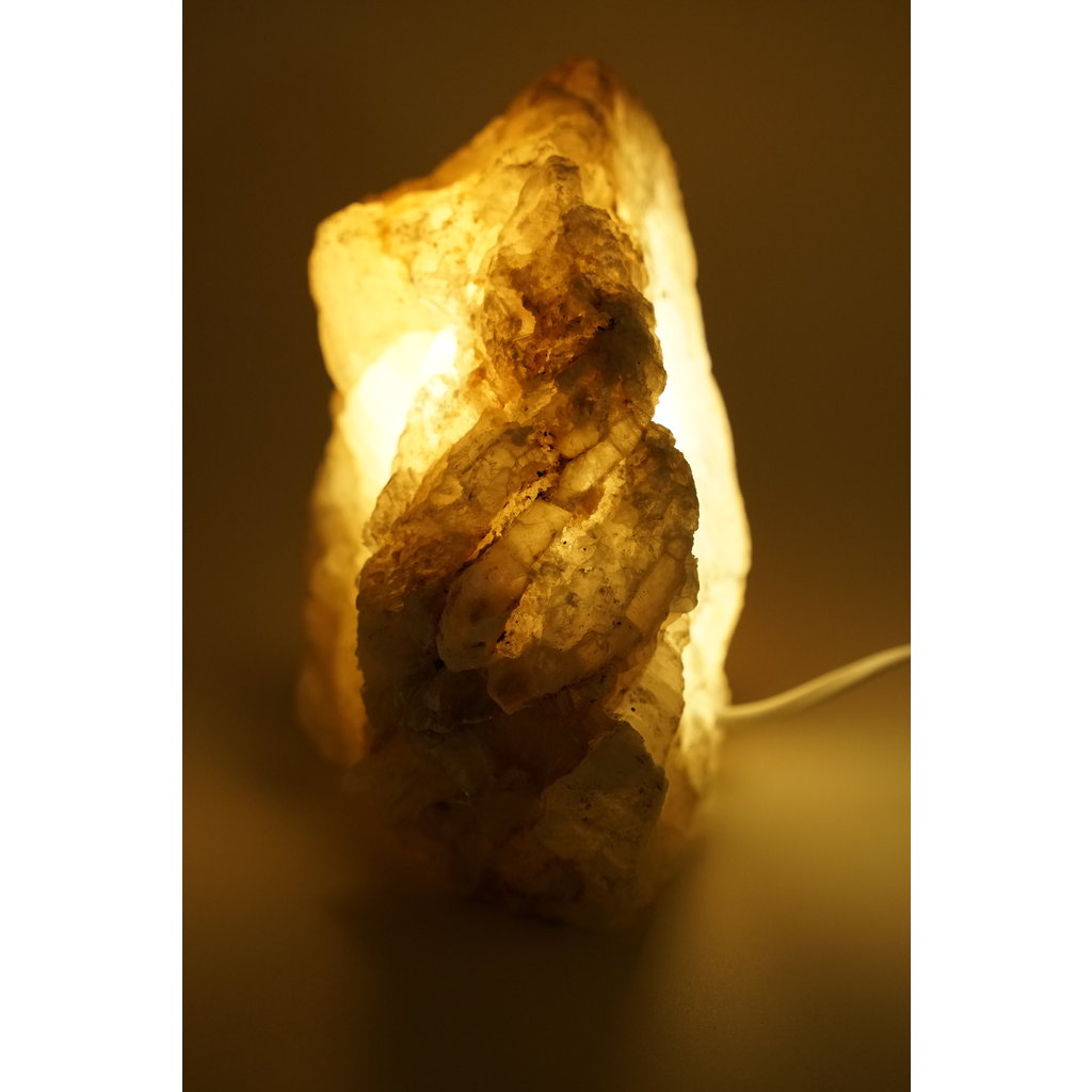 Fé  Selenite Lamp (Medium)