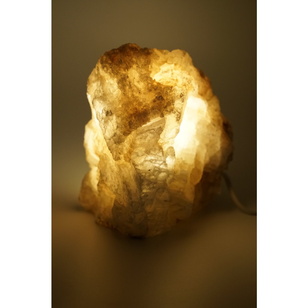 Fé  Selenite Lamp (Medium)