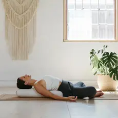 LOTUSCRAFTS Rouleau de yoga RESTORATIVE | Aubergine