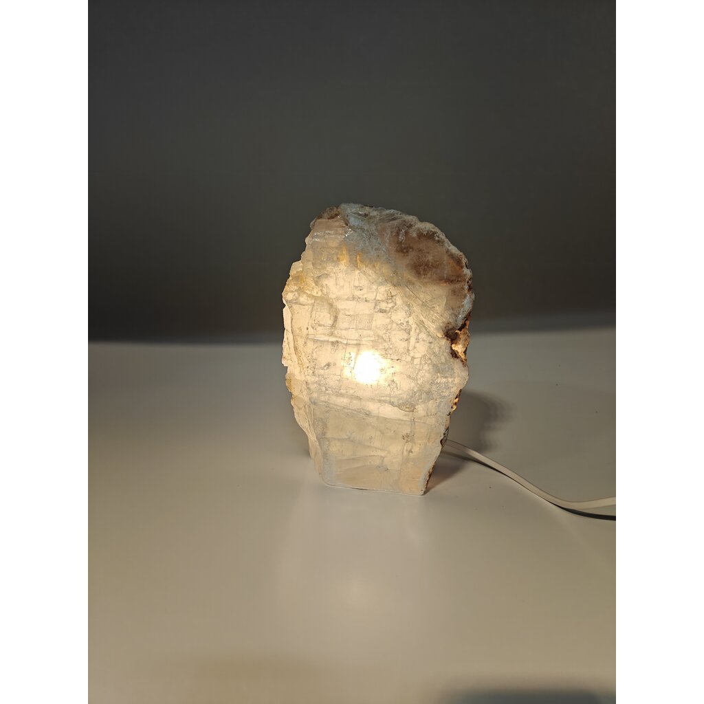 Fé  Selenite Lamp (Medium)