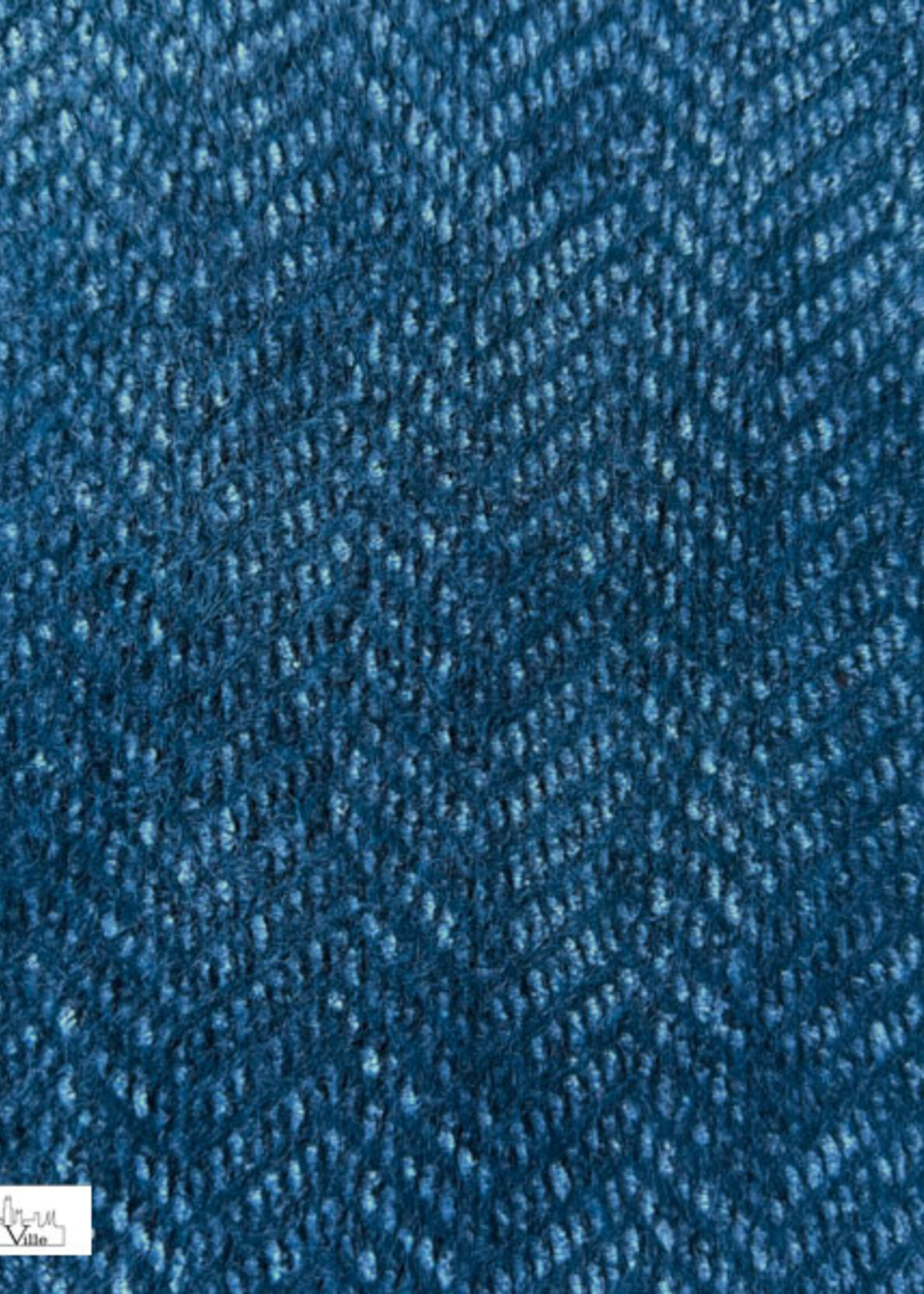 A La Ville zigzag petrol