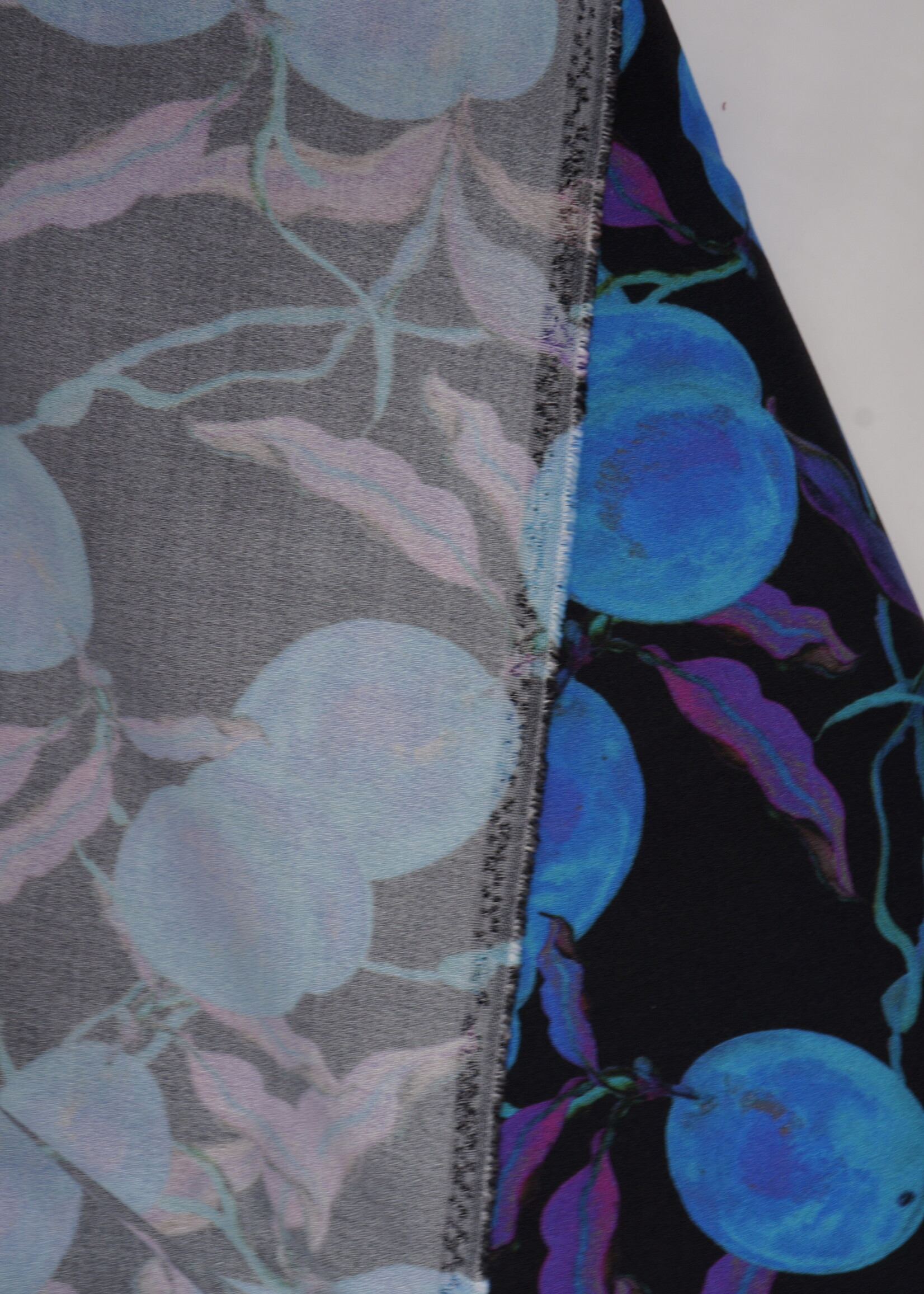 A La Ville pruim blauw