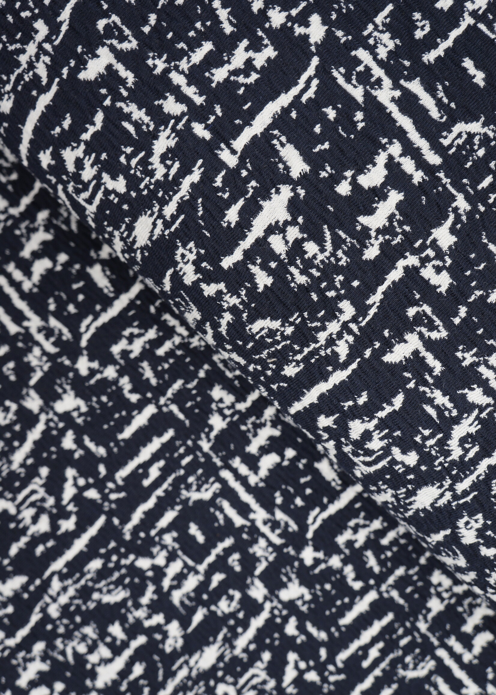 Jacquard navy ecru