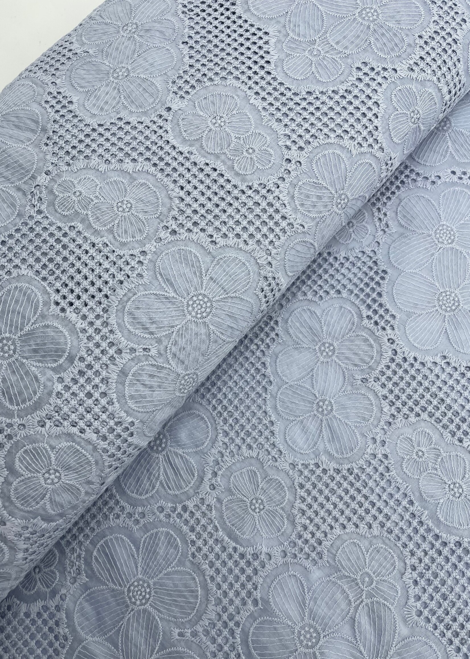 A La Ville ajour bloem blauw