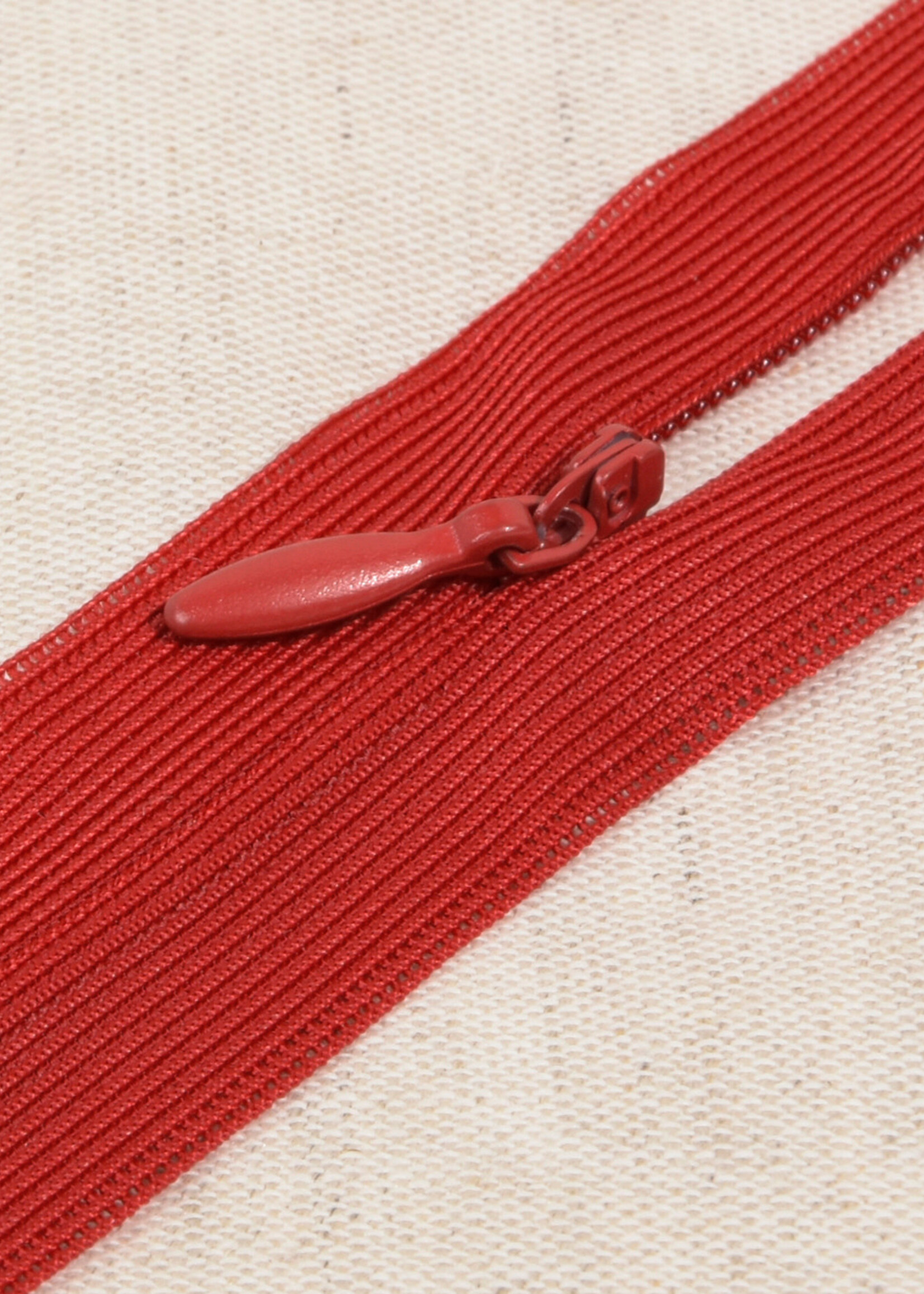 ° Naadverdekte of Blinde Rits - Niet-Deelbaar - Rood (kleurcode 519)
