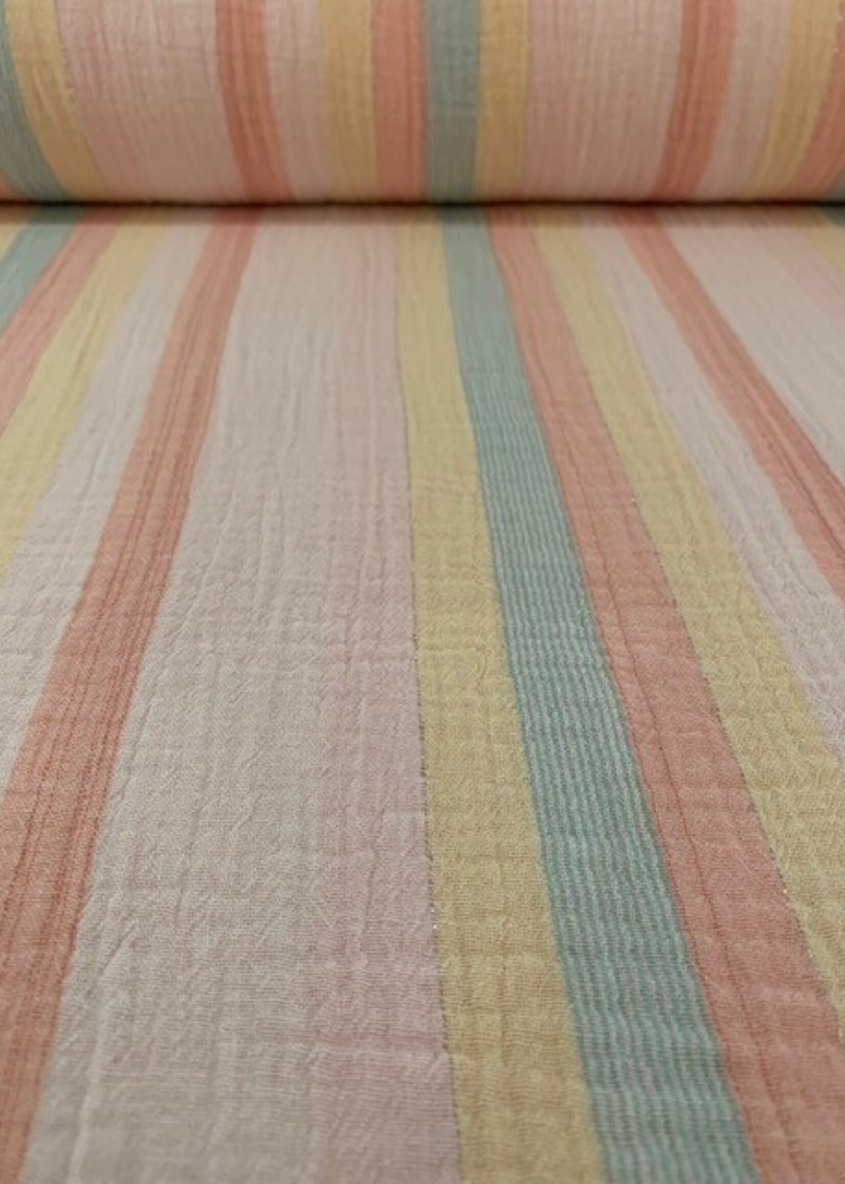 ° Stof Double Gauze - Soft Stripes with a Touch of Gold