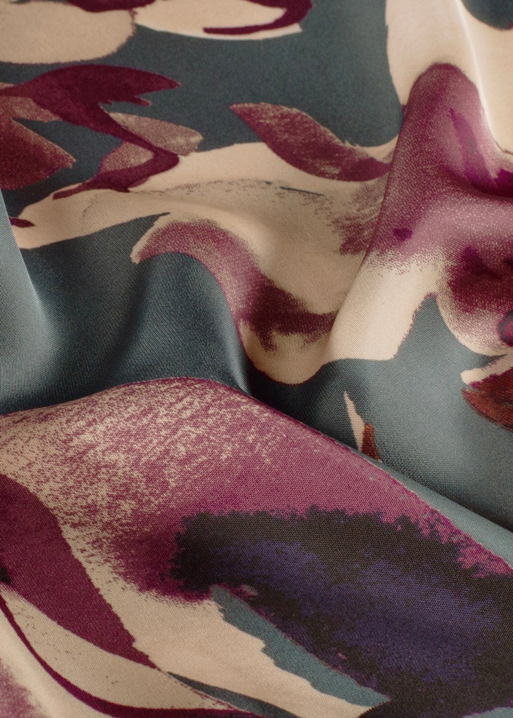 ° Soepelvallende Stof - Satijn Duchesse - Flowers Stealblue