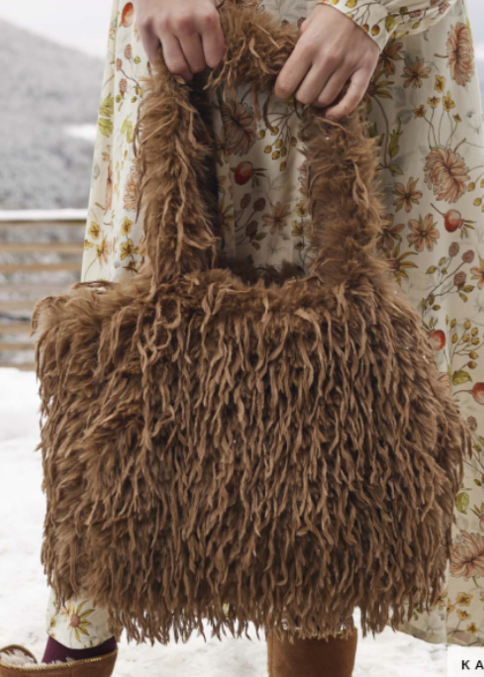 Katia ° Stof Feather Hair Vegan Fur - KATIA Fabrics - Camel