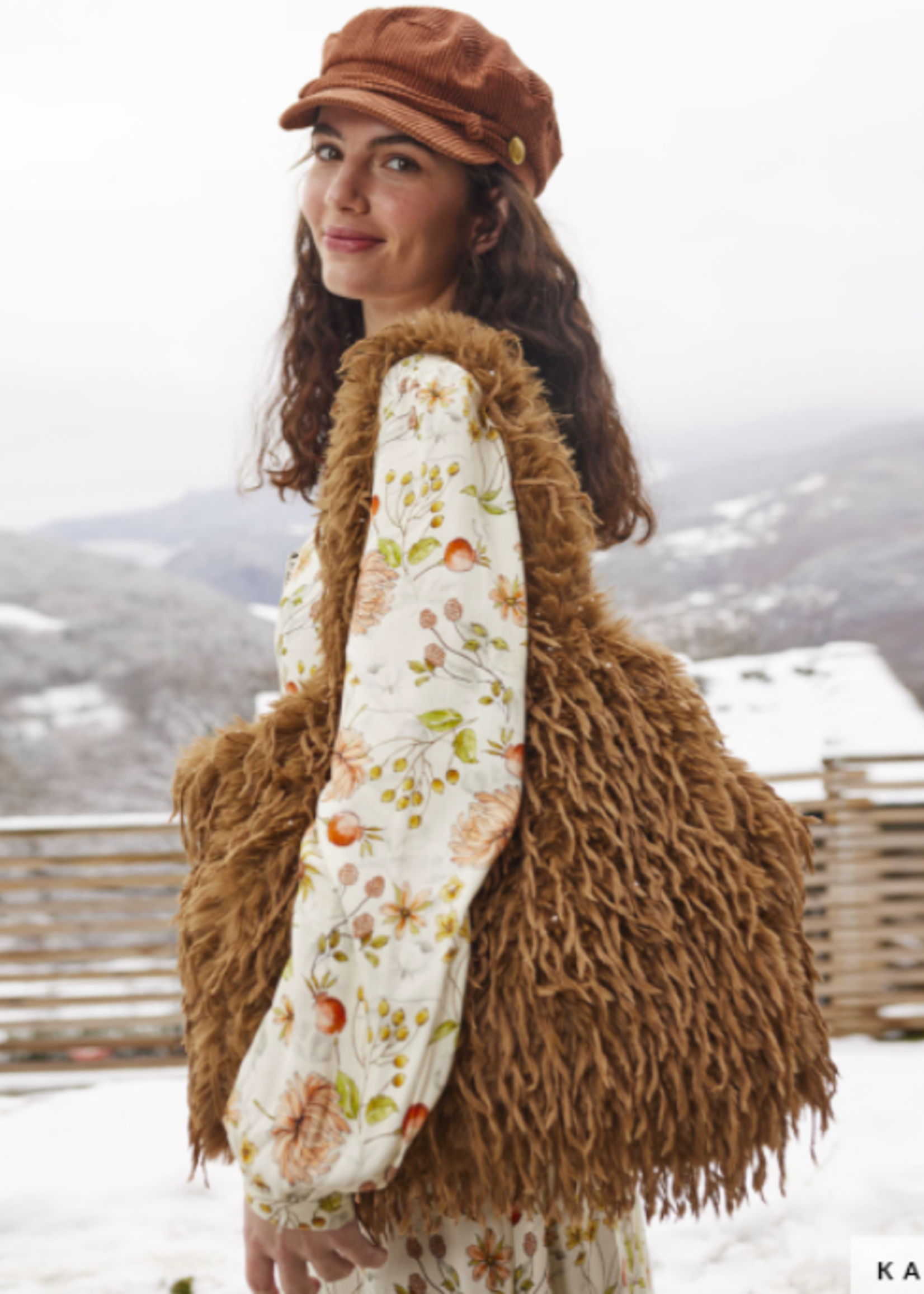 Katia ° Stof Feather Hair Vegan Fur - KATIA Fabrics - Camel
