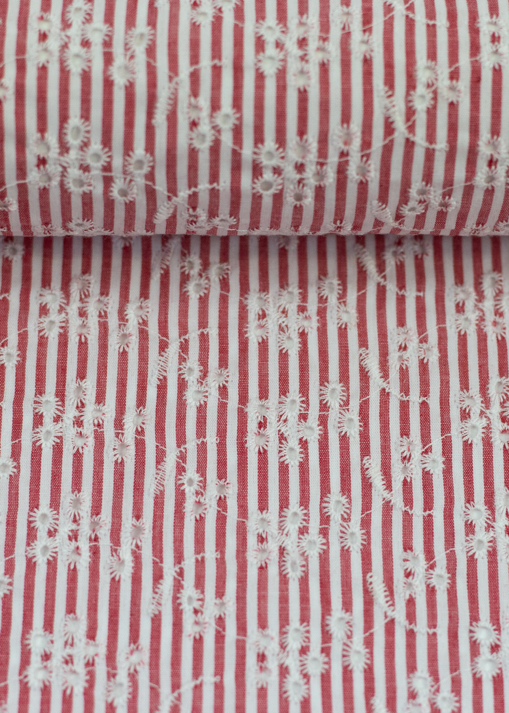 ° Stof Katoen - Embroidery - Stripes & Flowers - Red