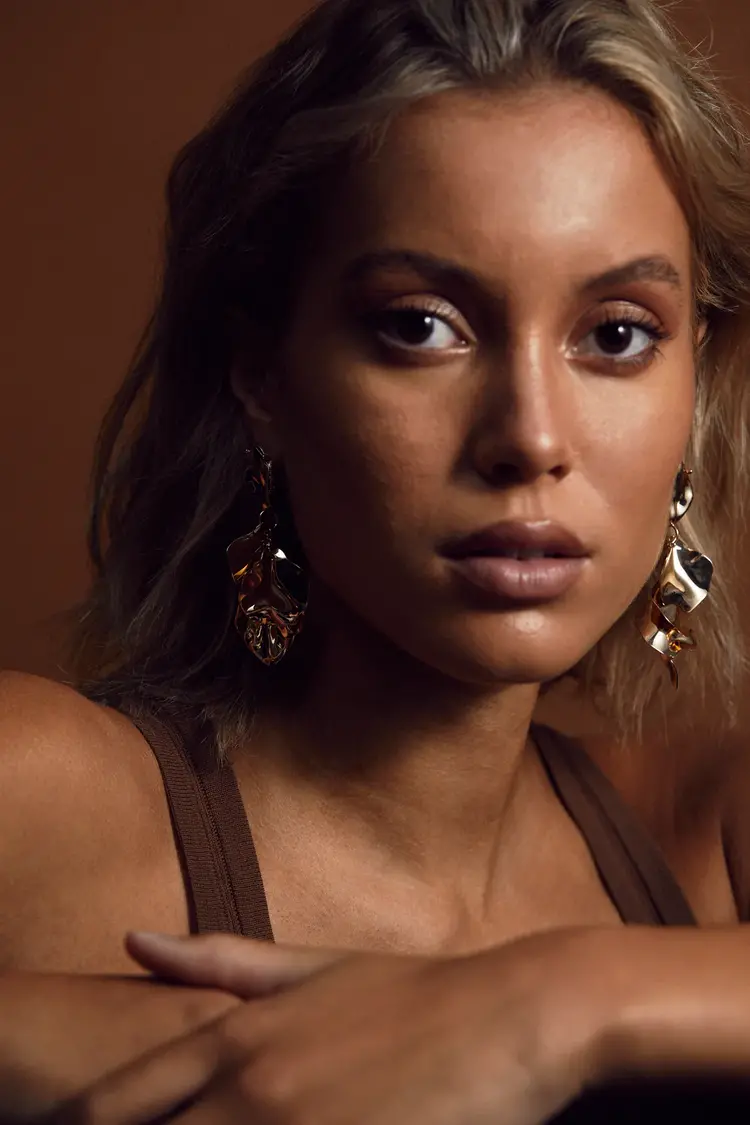 Bow19 Leaf Earrings Silver Metallic