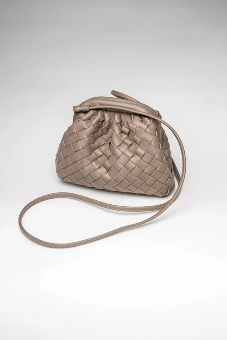 Bow19 Dumpling Bag Braided Taupe