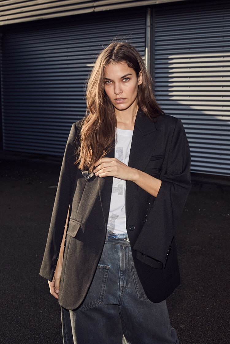 Haute L'Amitié Premiere Hook Blazer Black