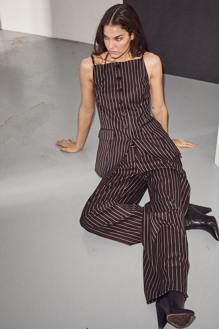 Haute L'Amitié Sue Wide Pin Top Mocca