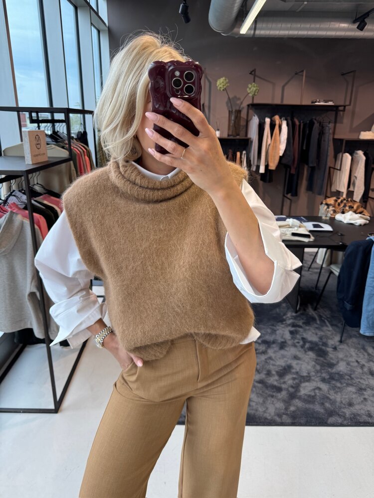 MSCH Thira Salmia R Vest Toasted Coconut