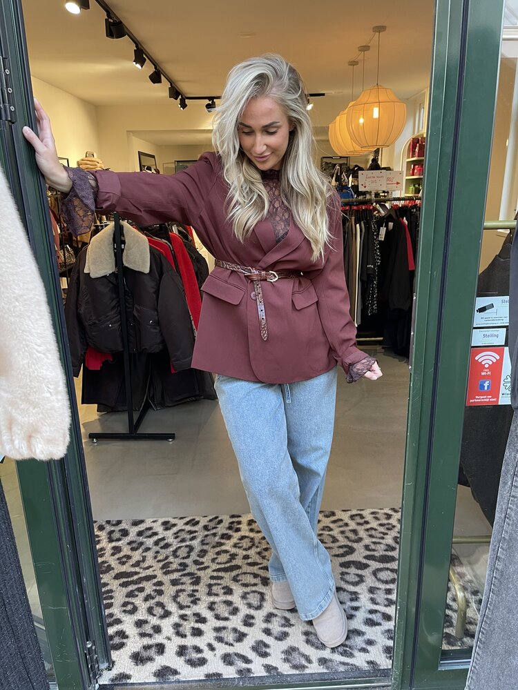 Just be Jolie Annabelle Lace Top Bordeaux